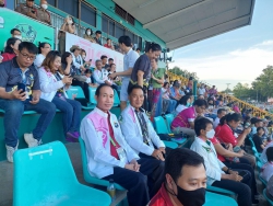 20230724091450.jpg - ผู้อำนวยการโรงเรียนบ้านปงสนุก พร้อมด้วยผู้ช่วยรองผู้อำนวยการ ร่วมพิธีเปิดการแข่งขันกีฬา โรงเรียนกีฬาแห่งประเทศไทย ครั้งที่ 24 “นครลำปางเกมส์” | https://www.pongsanook.ac.th