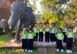 20231218014952.jpg - กิจกรรมทัศนศึกษาแหล่งเรียนรู้นอกสถานที่ เพื่อเปิดโลกทัศน์กว้างไกล สำหรับเด็กปฐมวัย ณ ศูนย์อนุรักษ์ช้างไทย อ.ห้างฉัตร จ.ลำปาง | https://www.pongsanook.ac.th