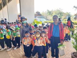 20230125065929(6).jpg - กิจกรรมทัศนศึกษาแหล่งเรียนรู้นอกสถานที่คณะครูและนักเรียนสายชั้นอนุบาลปีที่ 2 ณ ศูนย์อนุรักษ์ช้างไทย อ.ห้างฉัตร จ.ลำปาง | https://www.pongsanook.ac.th