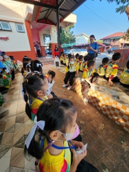 20230125065930(1).jpg - กิจกรรมทัศนศึกษาแหล่งเรียนรู้นอกสถานที่คณะครูและนักเรียนสายชั้นอนุบาลปีที่ 2 ณ ศูนย์อนุรักษ์ช้างไทย อ.ห้างฉัตร จ.ลำปาง | https://www.pongsanook.ac.th